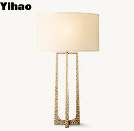 comprar Lámparas de mesa de 150w con base de hierro martillado con cargador inalámbrico fabricación en línea