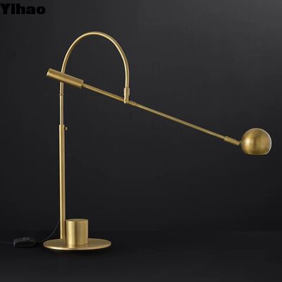 comprar Lámpara de escritorio LED de cuerpo de cobre moderno y clásico de Yihao con luz blanca caliente de 2700K y base E14 para decoración del hogar fabricación en línea