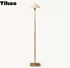 Lámpara de piso de trípode LED de color marfil de lino con sombra de pendiente de altura ajustable