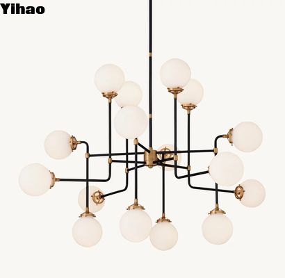 Candelario de latón clásico con compatibilidad con bombillas E27 y diseño elegante
