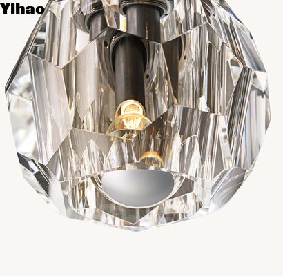 Lámpara de techo de vidrio transparente con cristal incrustado y acabado de latón