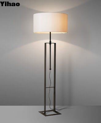 Lámpara de suelo de granja de latón de altura ajustable para iluminación decorativa moderna