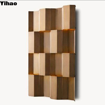 Lámpara de pared de cuerpo de cobre de estilo americano moderno con luz blanca cálida de 2700K para decoración interior